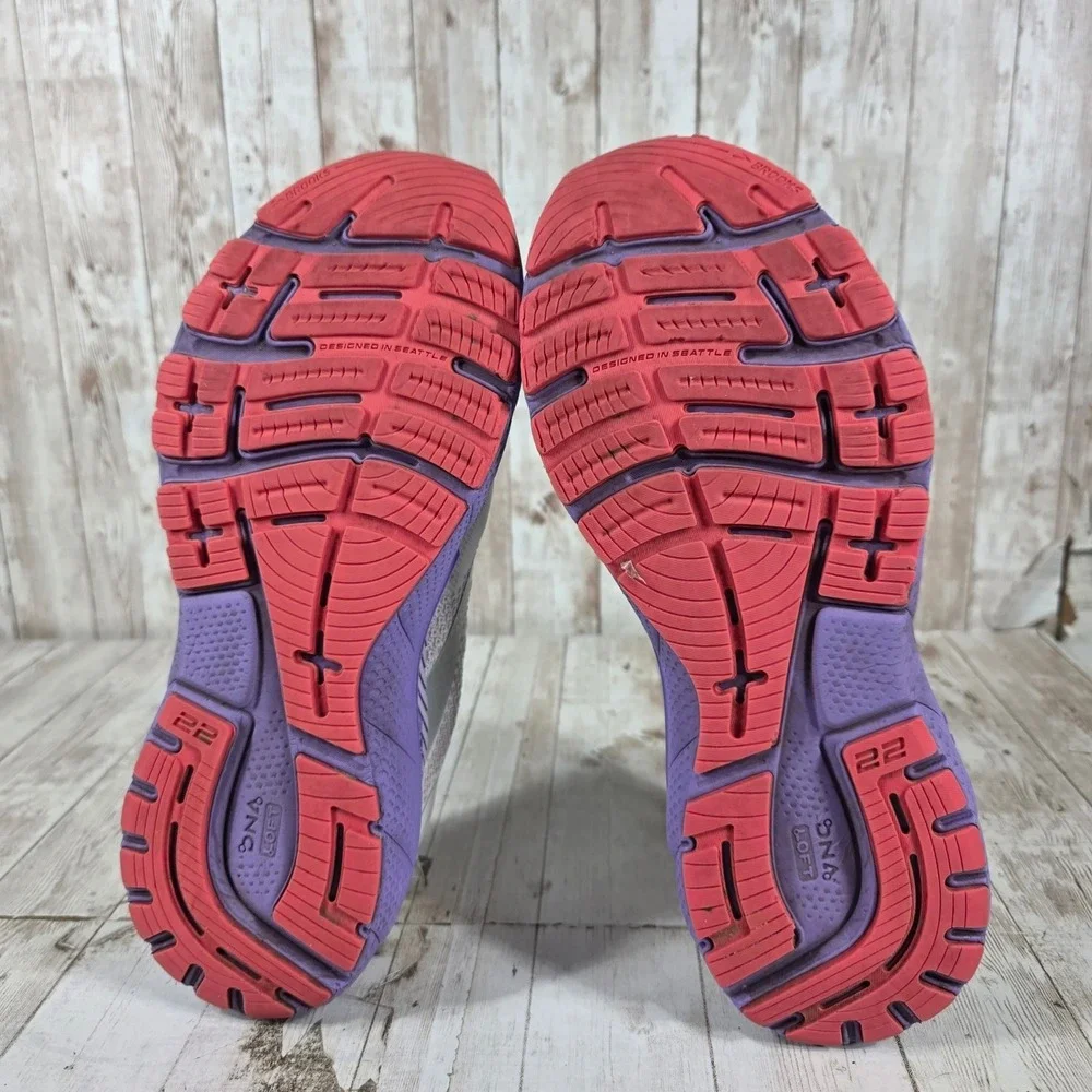 Brooks Adrenaline GTS 22 Womens 10.5 Running Shoes Gray Purple 1203531B105